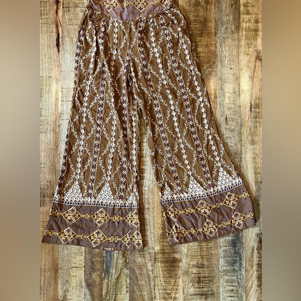 Angie Wide Leg Printed Smocked Waist Pocket Pants - Picture 5 of 10